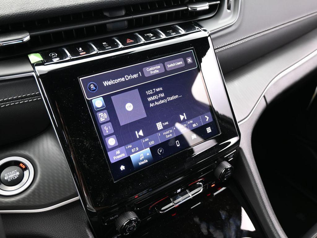 new 2025 Jeep Grand Cherokee car