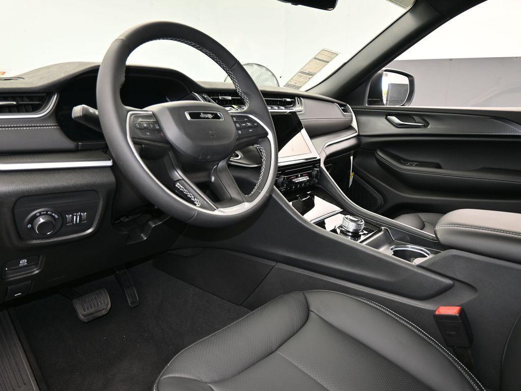 new 2025 Jeep Grand Cherokee car