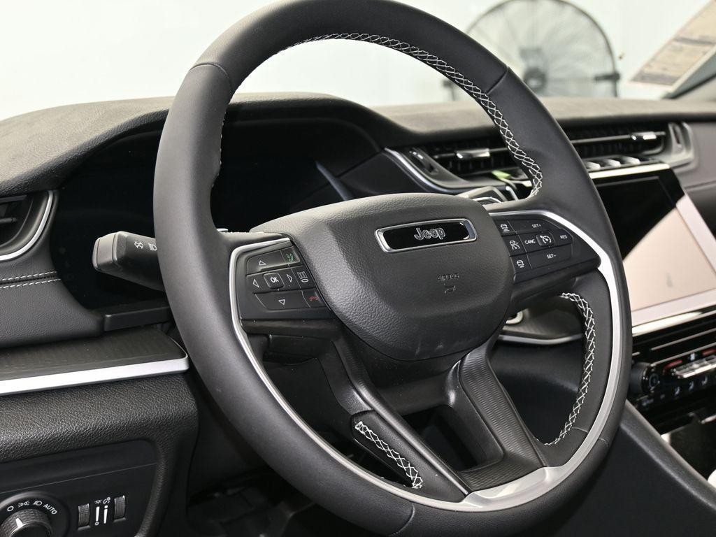 new 2025 Jeep Grand Cherokee car