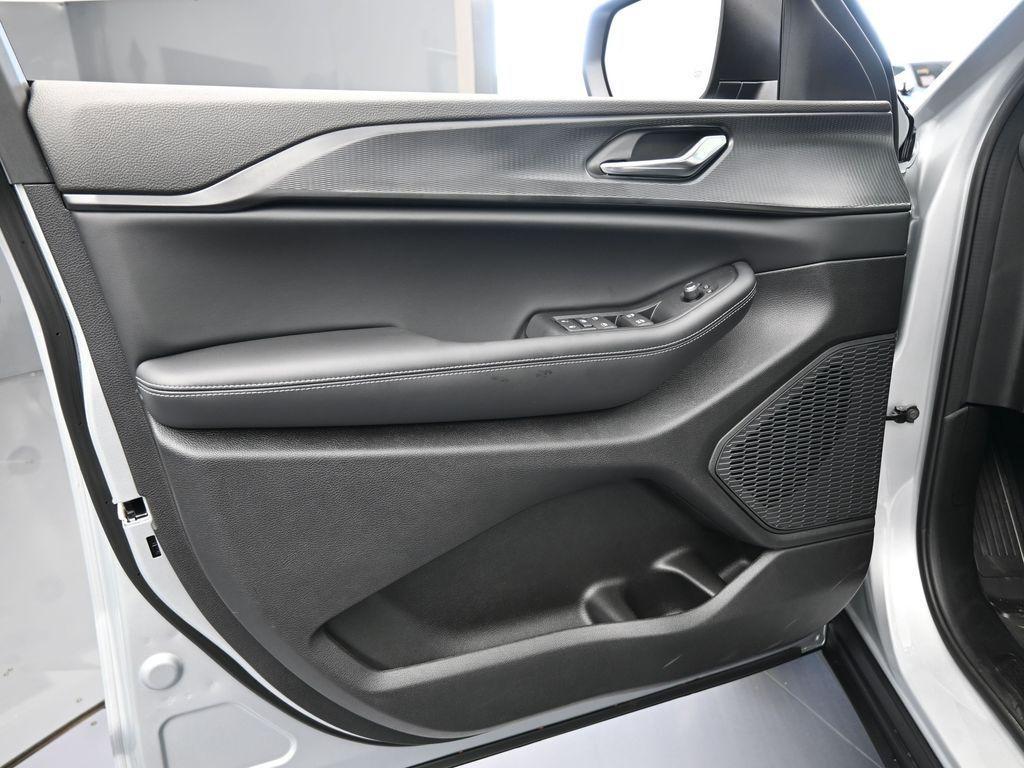 new 2025 Jeep Grand Cherokee L car