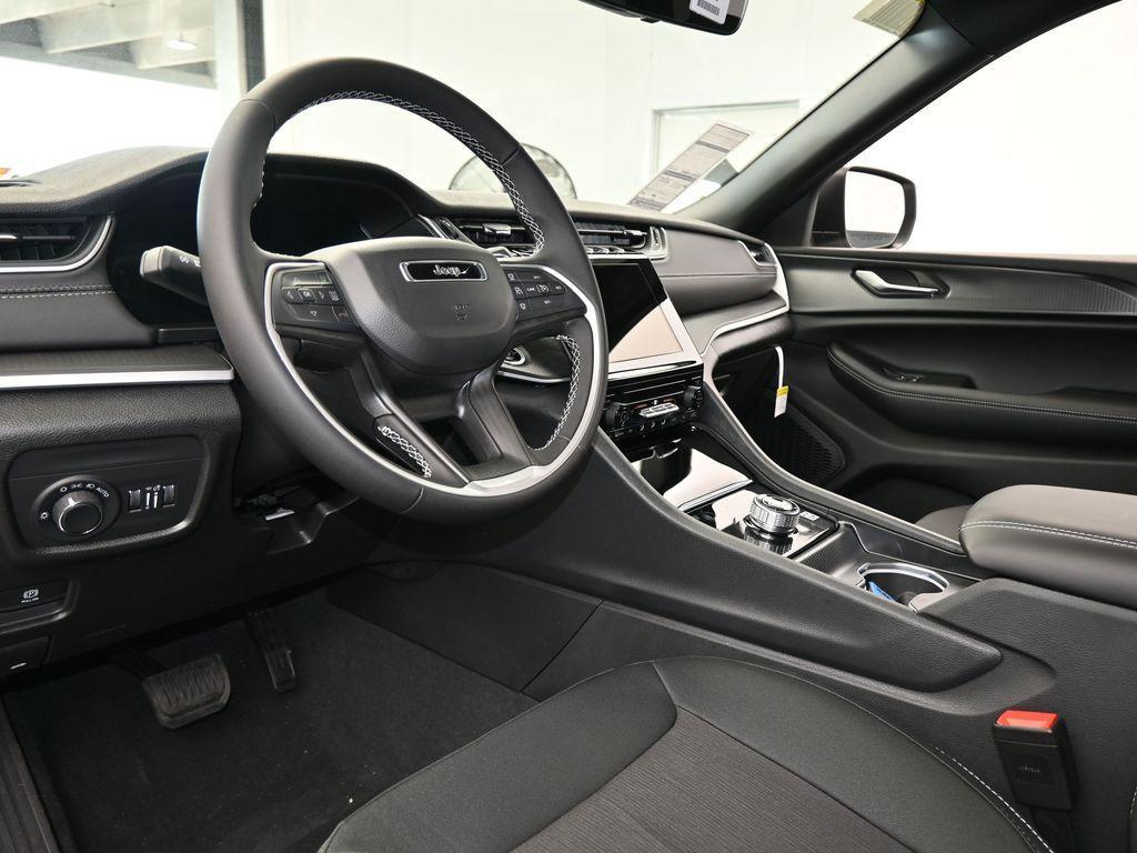 new 2025 Jeep Grand Cherokee L car