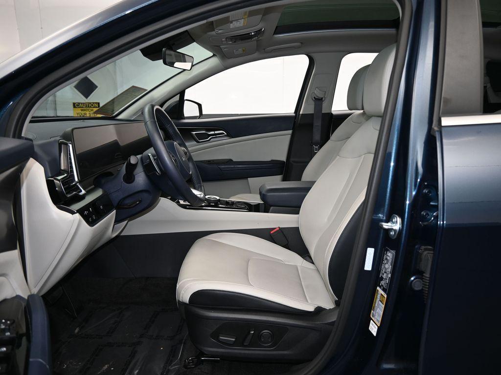 used 2025 Kia Sportage Hybrid car, priced at $29,991