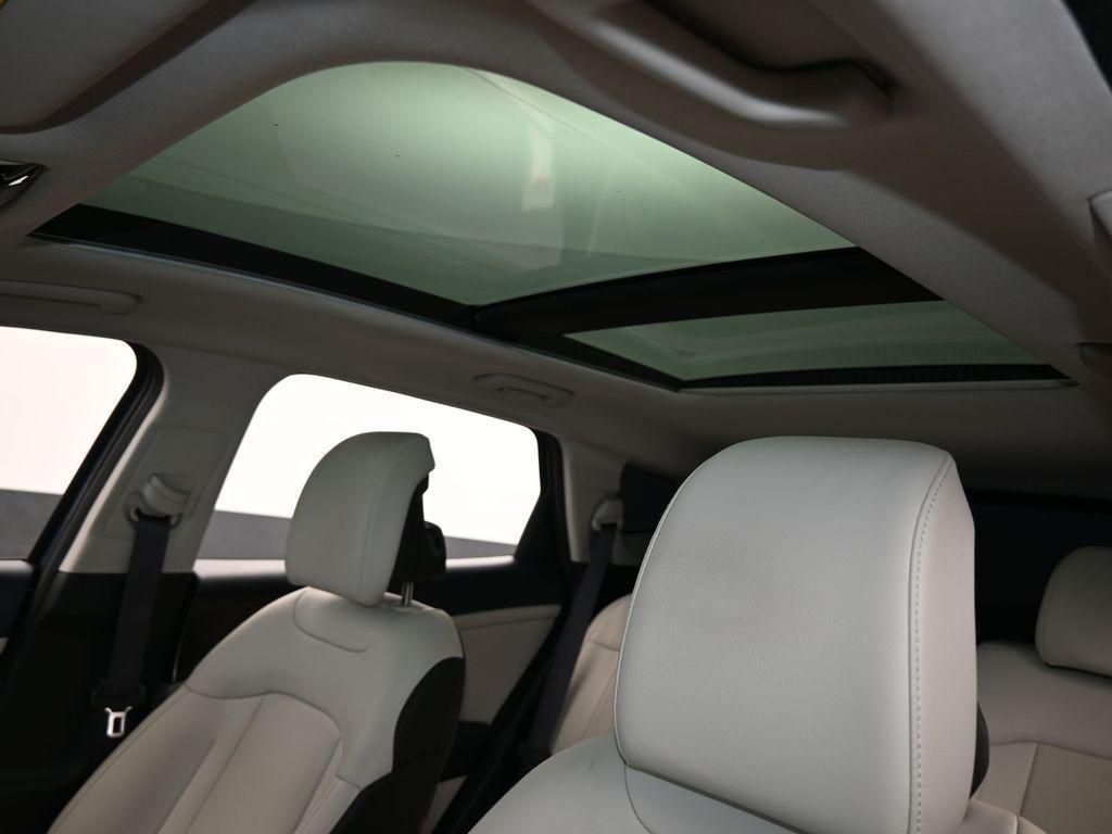 used 2025 Kia Sportage Hybrid car, priced at $29,991