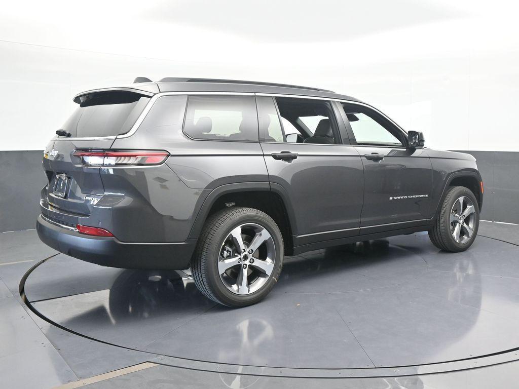 new 2025 Jeep Grand Cherokee L car
