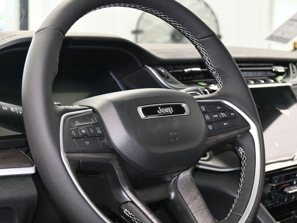 new 2025 Jeep Grand Cherokee car