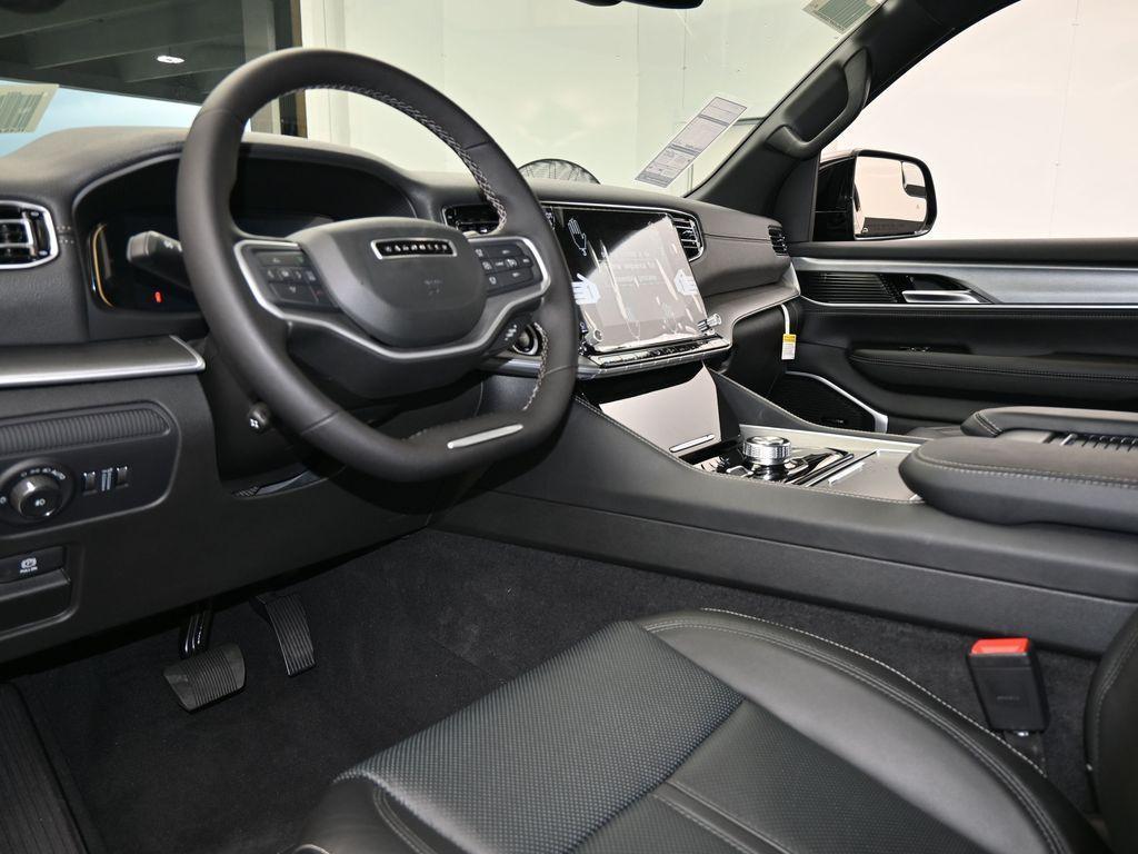 new 2025 Jeep Wagoneer L car