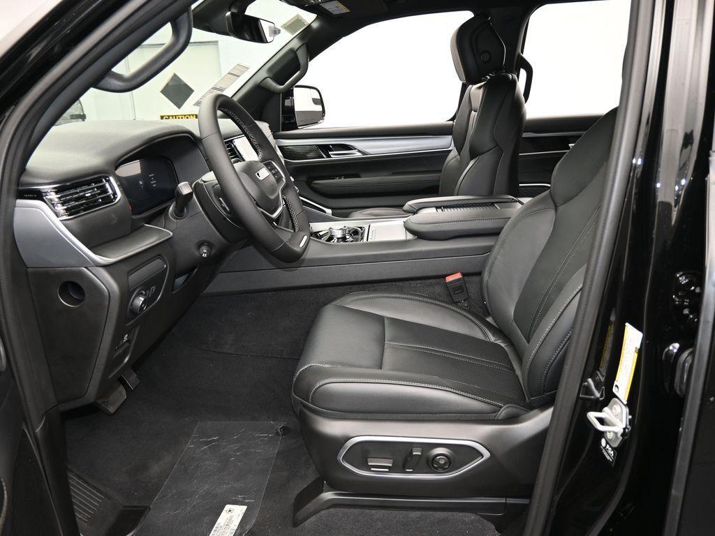 new 2025 Jeep Wagoneer L car