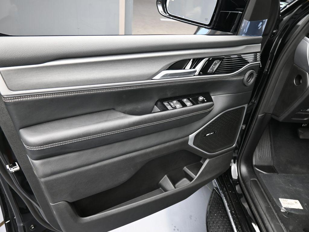 new 2025 Jeep Wagoneer L car
