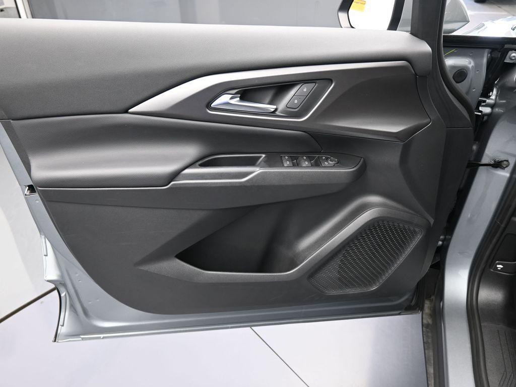 used 2025 Chevrolet Equinox EV car, priced at $25,444