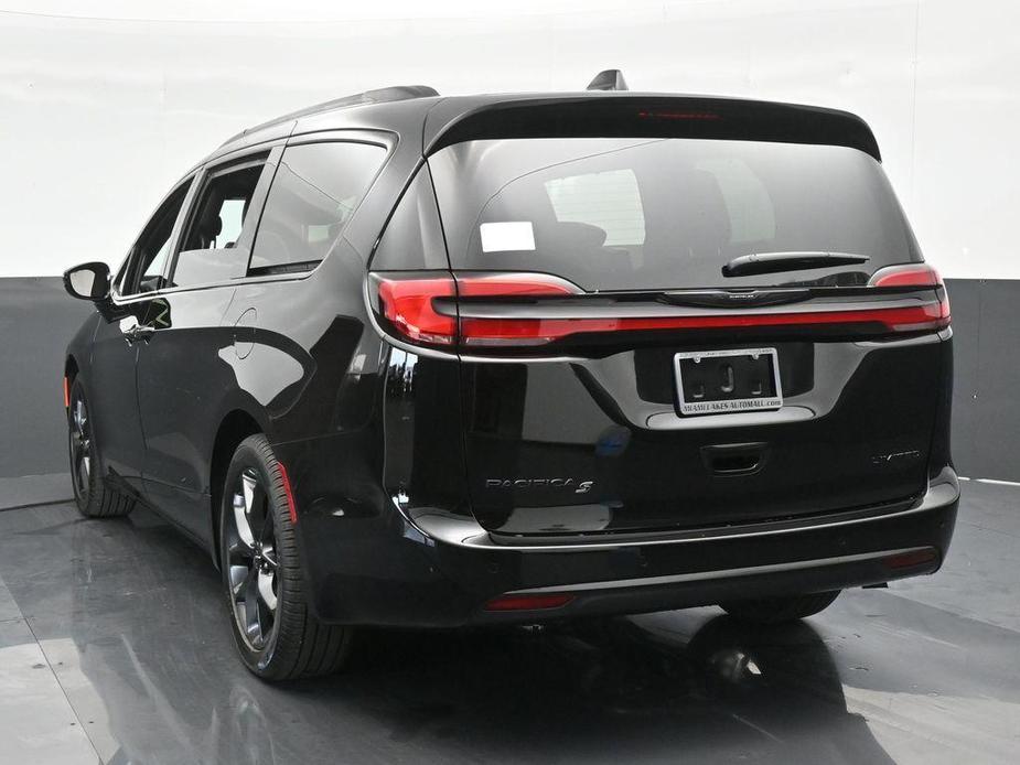 new 2025 Chrysler Pacifica car, priced at $44,765