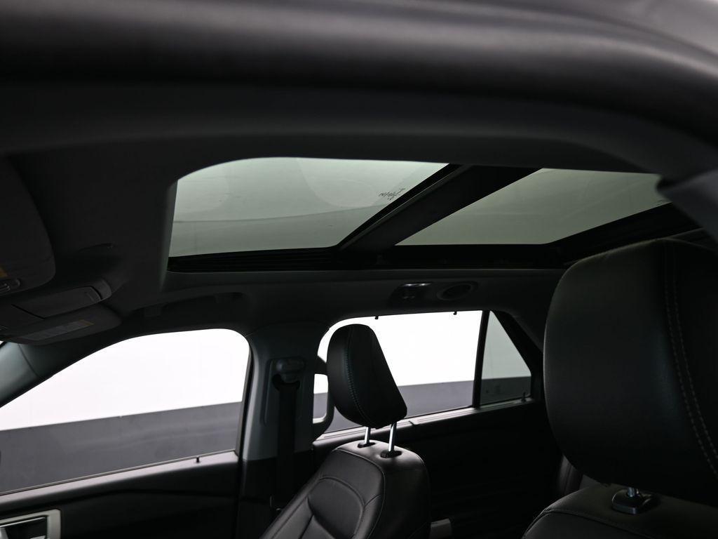 used 2022 Ford Explorer car, priced at $33,897