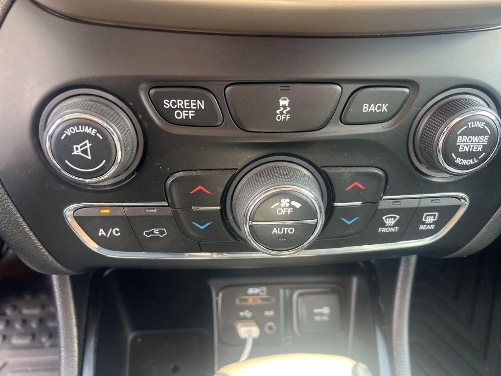 used 2016 Jeep Cherokee car, priced at $12,975