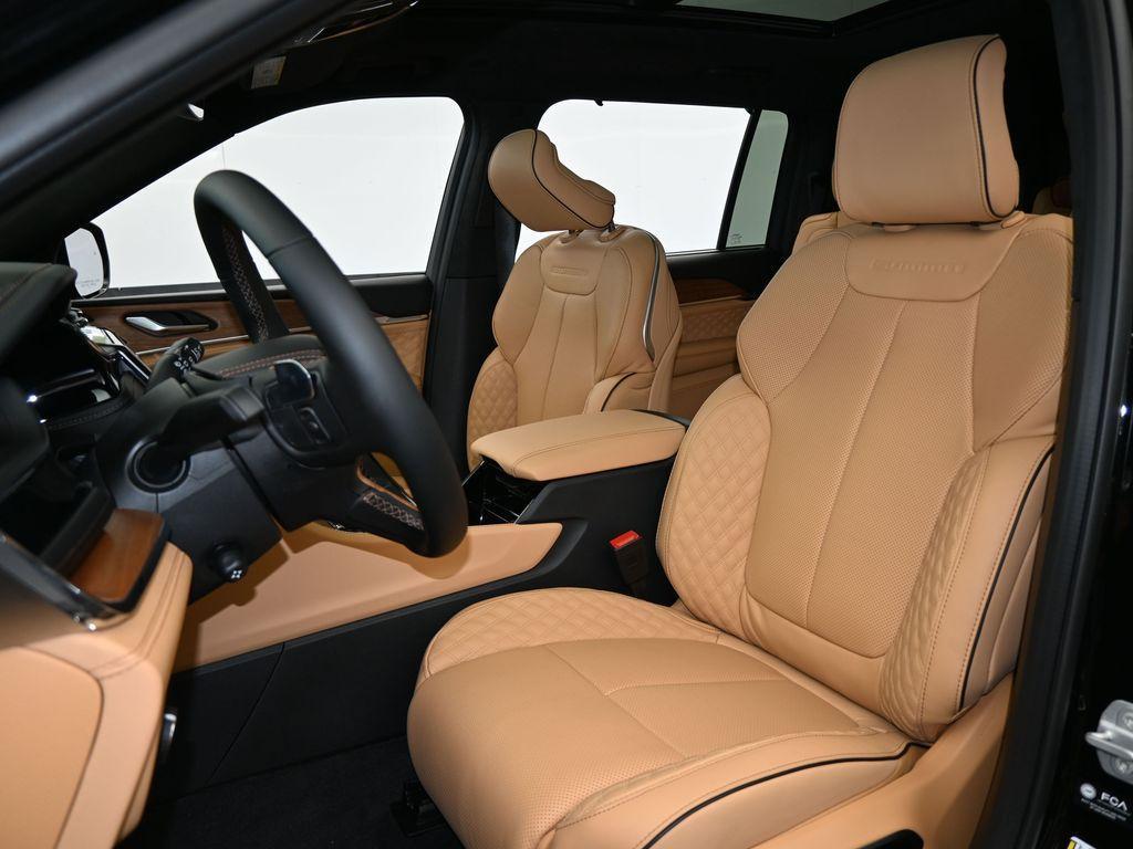 new 2025 Jeep Grand Cherokee L car