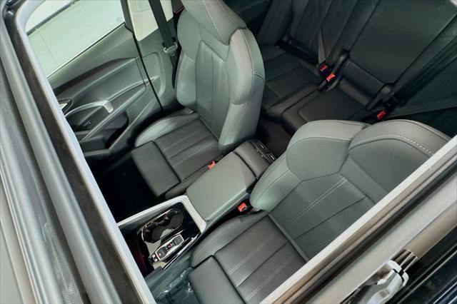 new 2025 Audi Q5 car, priced at $61,300