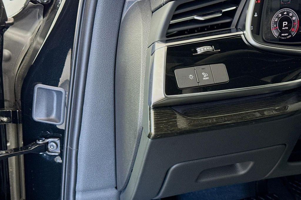 new 2025 Audi Q7 car, priced at $68,805