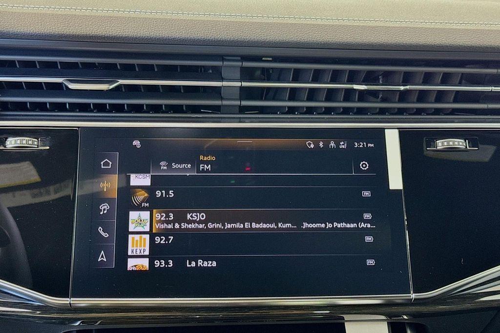 new 2025 Audi Q7 car, priced at $68,805