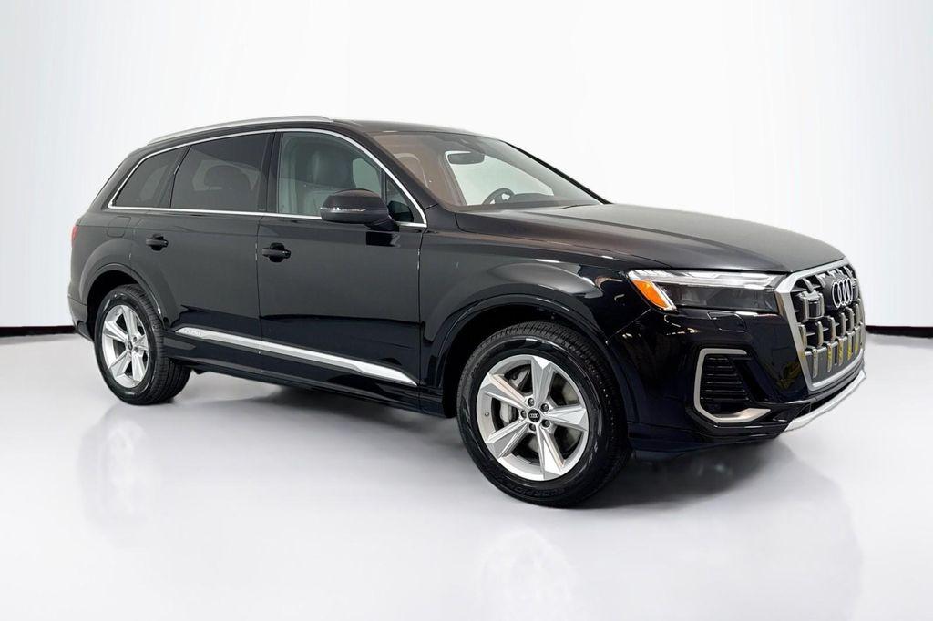 new 2025 Audi Q7 car, priced at $68,805