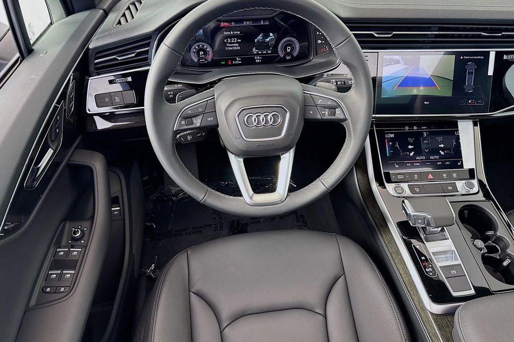 new 2025 Audi Q7 car, priced at $68,805