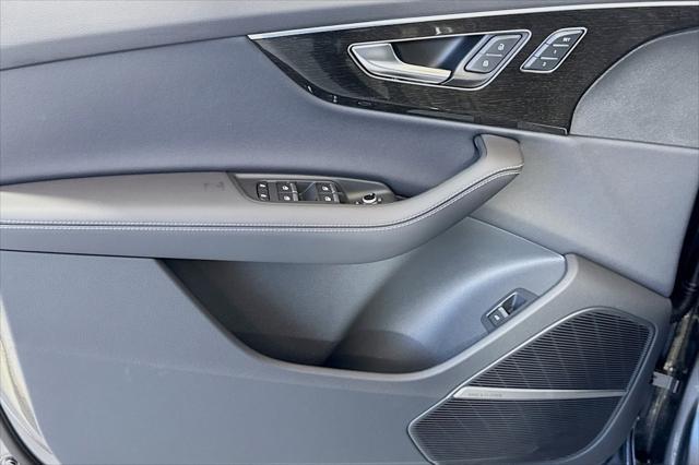 new 2025 Audi Q7 car, priced at $77,750