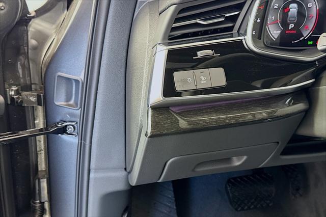 new 2025 Audi Q7 car, priced at $77,750