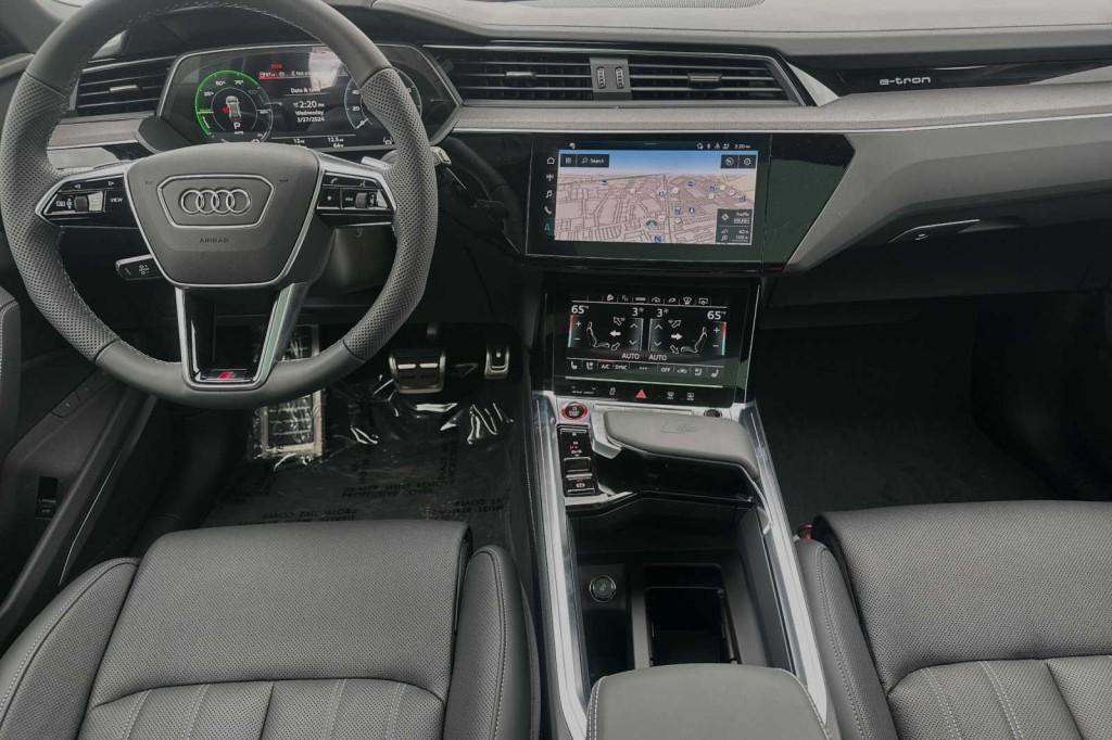 new 2024 Audi SQ8 e-tron car, priced at $105,115