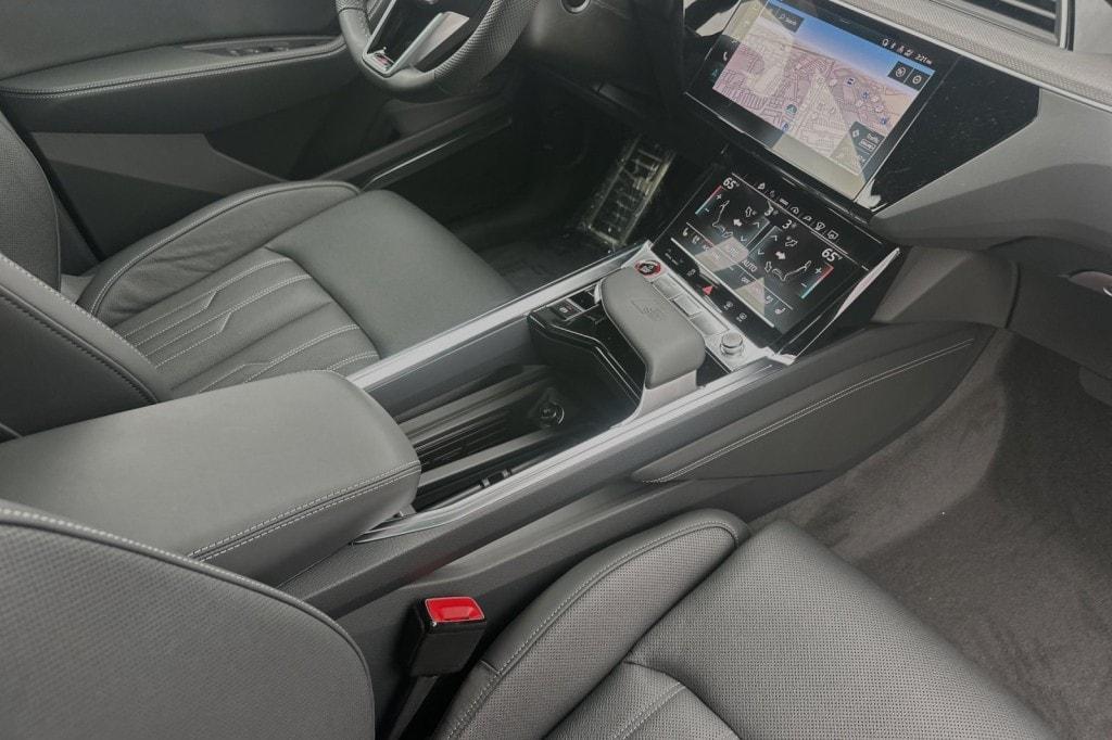 new 2024 Audi SQ8 e-tron car, priced at $105,115