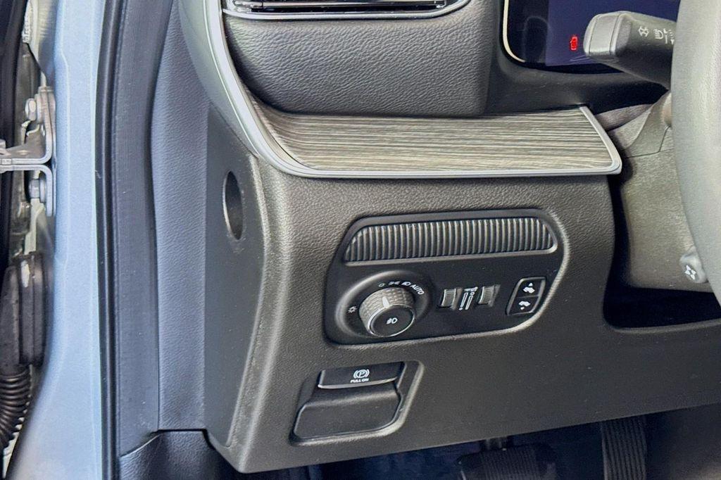 used 2023 Jeep Wagoneer car, priced at $32,990