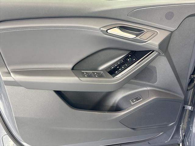 new 2025 Audi Q6 e-tron car, priced at $70,080