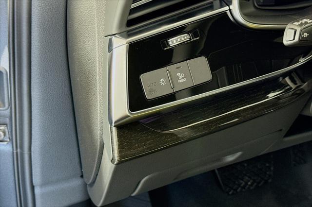 new 2025 Audi Q7 car, priced at $77,750