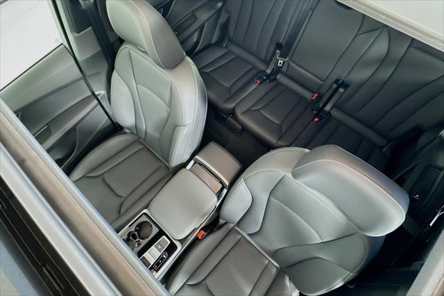 new 2025 Audi Q7 car, priced at $77,750
