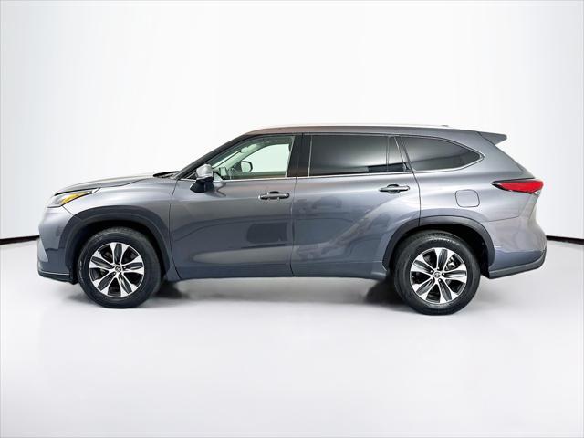 used 2021 Toyota Highlander car, priced at $30,994