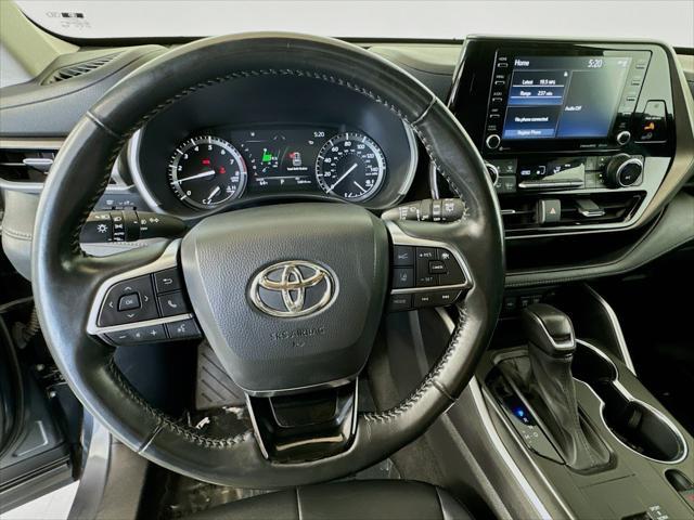 used 2021 Toyota Highlander car, priced at $30,994