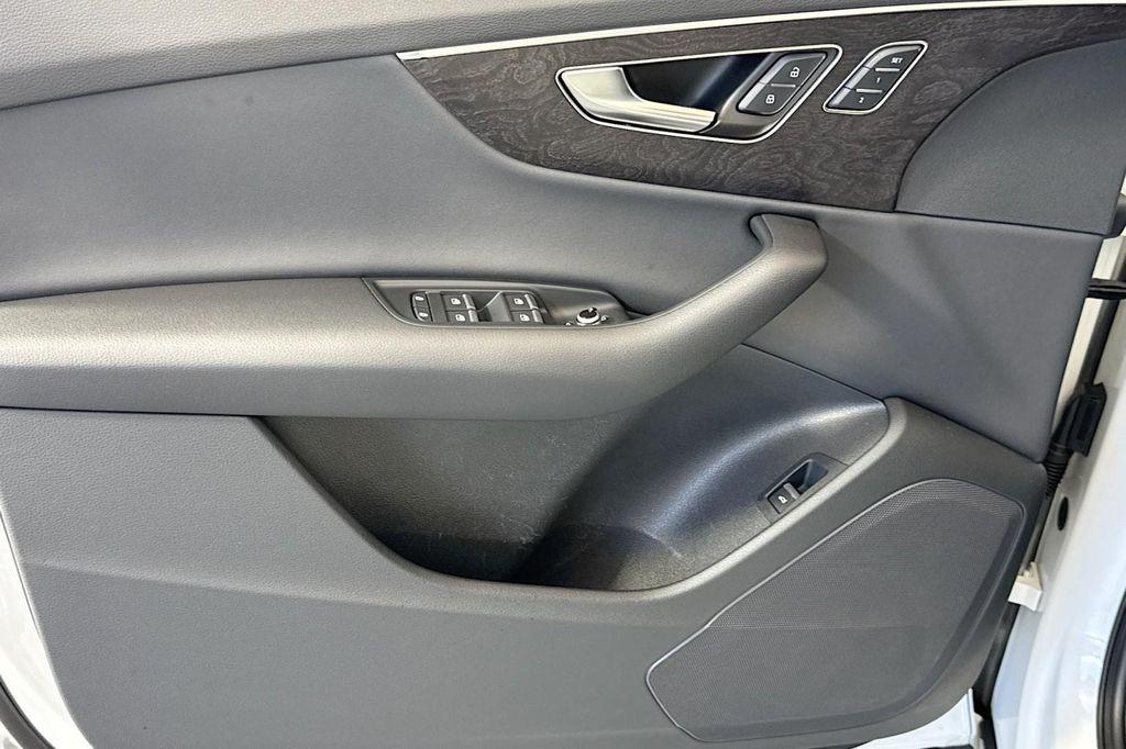 used 2023 Audi Q7 car, priced at $40,444