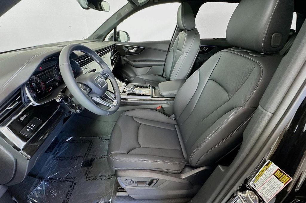 new 2025 Audi Q7 car, priced at $76,440