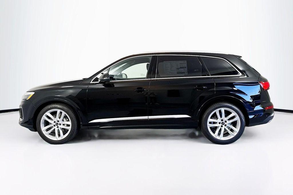 new 2025 Audi Q7 car, priced at $76,440
