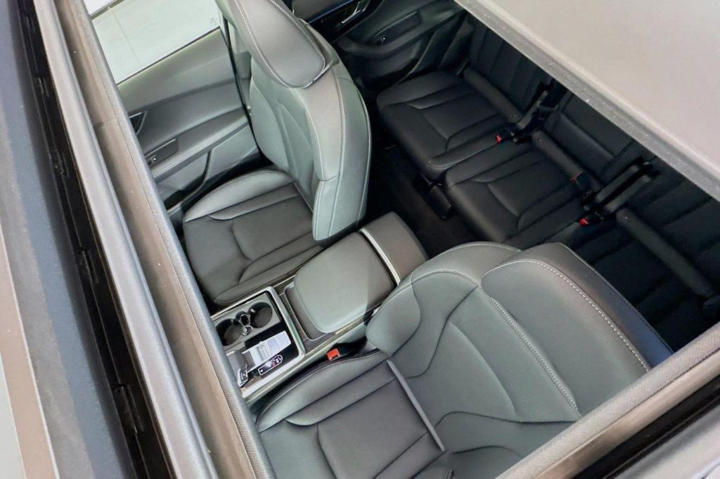 new 2025 Audi Q7 car, priced at $76,440