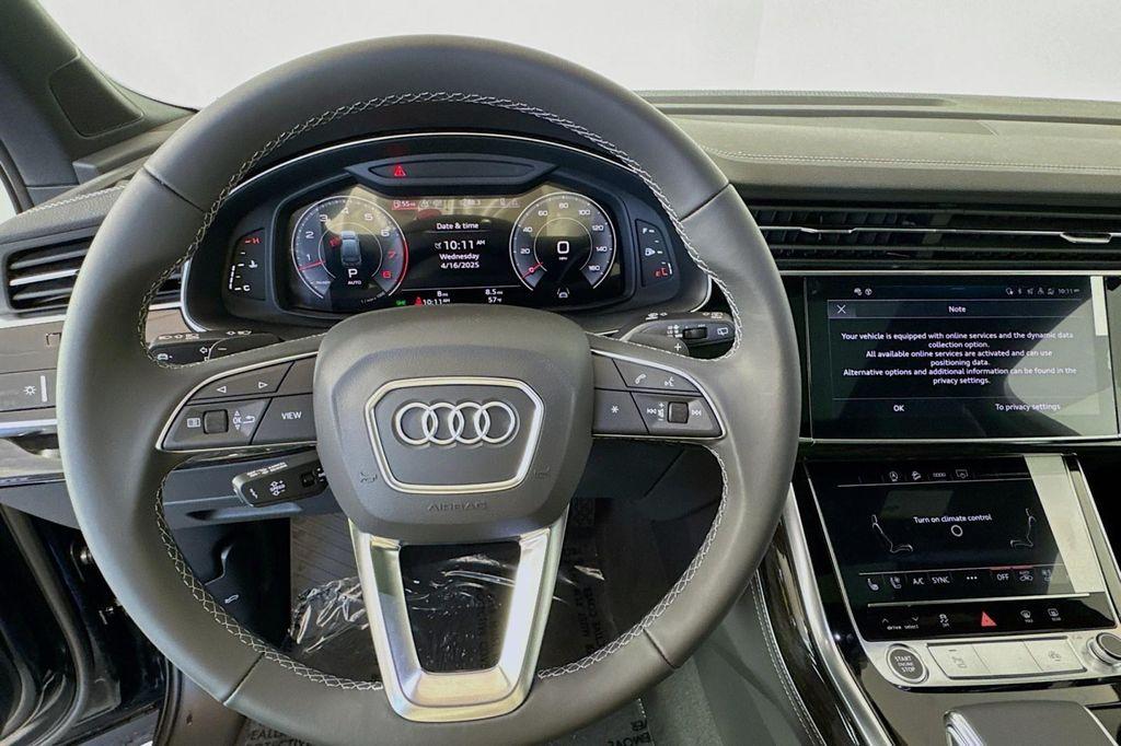 new 2025 Audi Q7 car, priced at $76,440