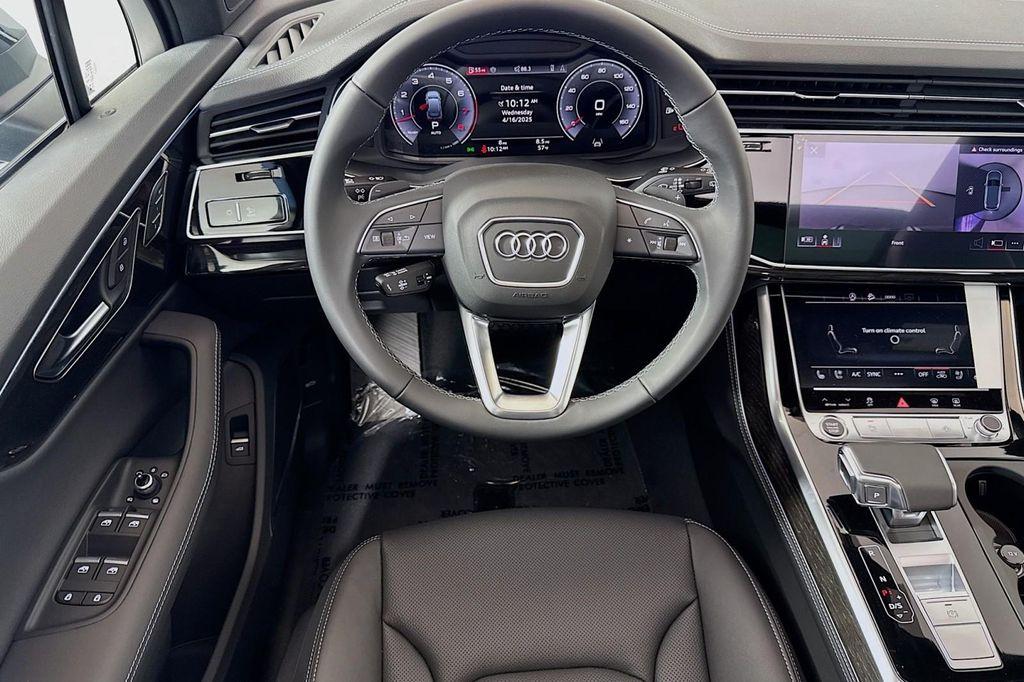 new 2025 Audi Q7 car, priced at $76,440
