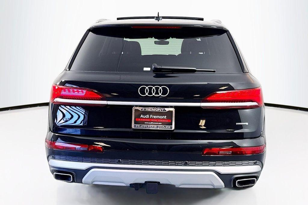 new 2025 Audi Q7 car, priced at $76,440