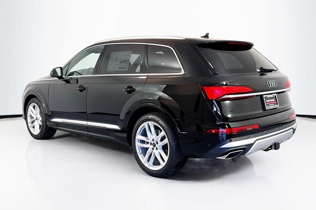 new 2025 Audi Q7 car, priced at $76,440