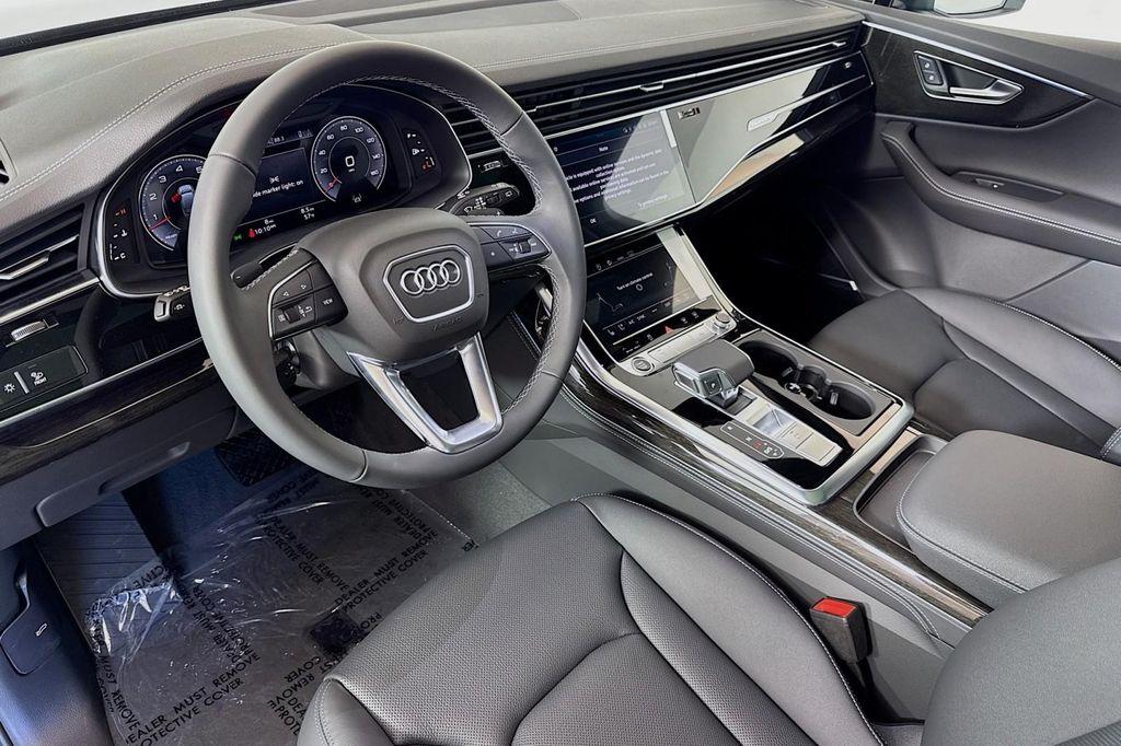 new 2025 Audi Q7 car, priced at $76,440