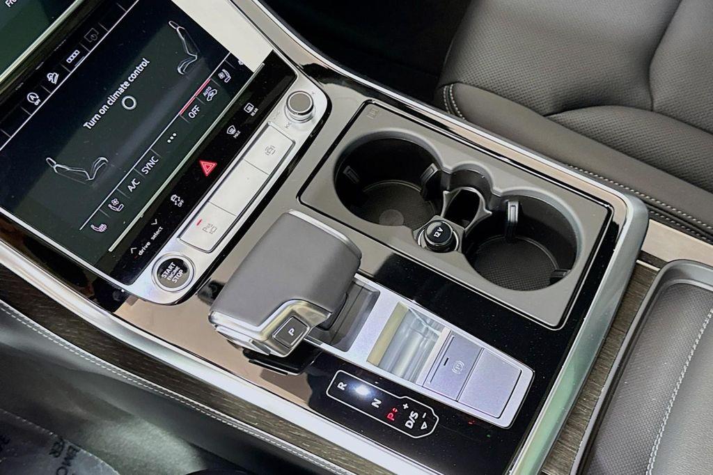 new 2025 Audi Q7 car, priced at $76,440