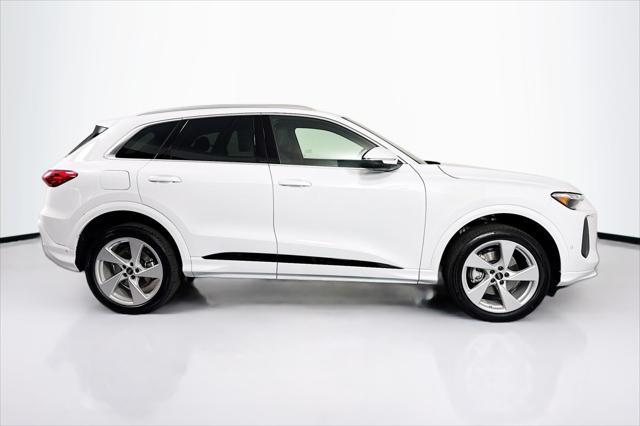 new 2025 Audi Q5 car, priced at $60,325