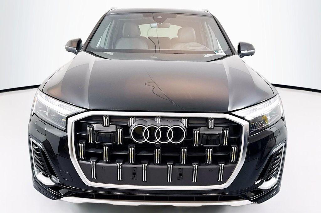 new 2025 Audi Q7 car, priced at $82,160