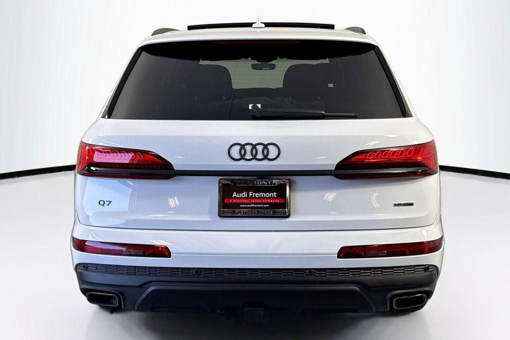 new 2025 Audi Q7 car, priced at $68,385