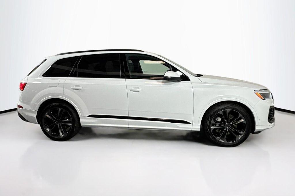 new 2026 Audi Q7 car, priced at $78,295