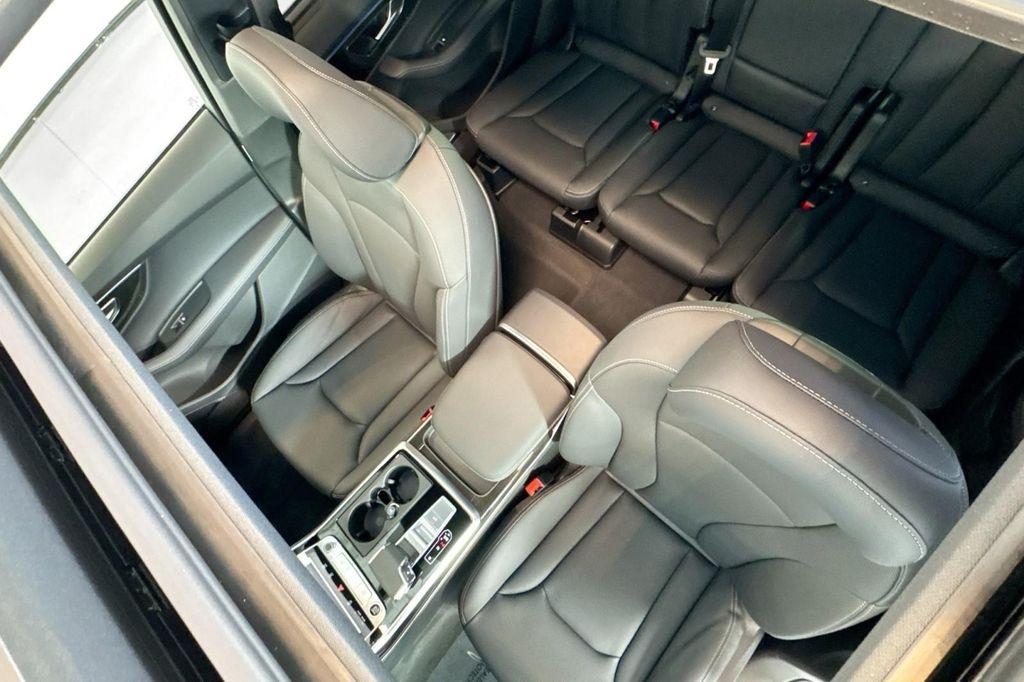 new 2026 Audi Q7 car, priced at $78,295