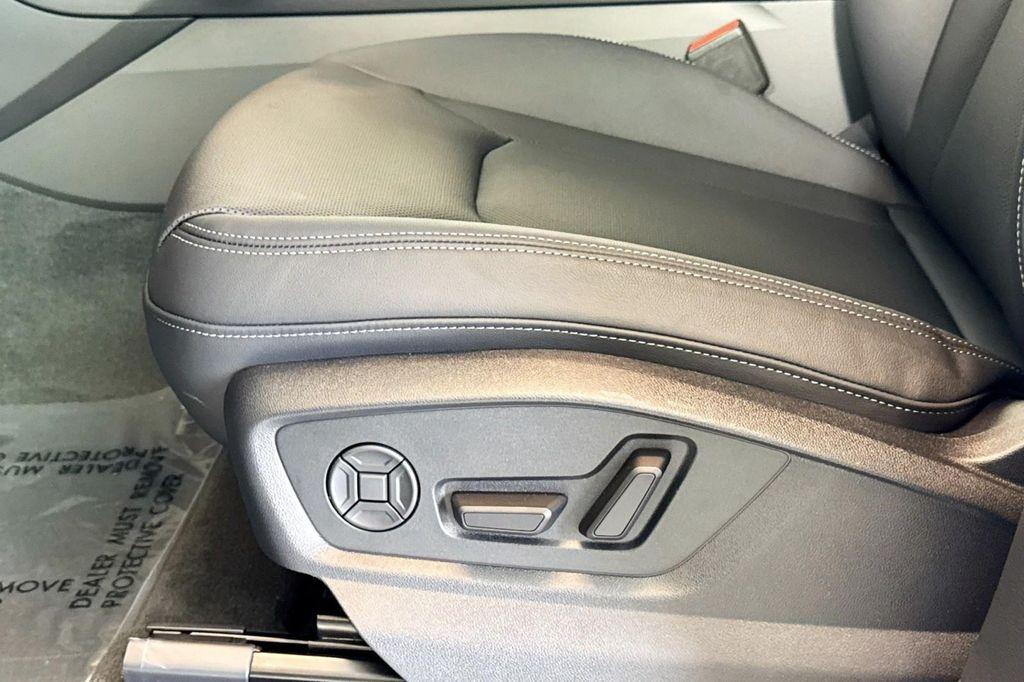 new 2026 Audi Q7 car, priced at $78,295