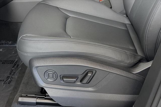 new 2025 Audi Q7 car, priced at $76,060