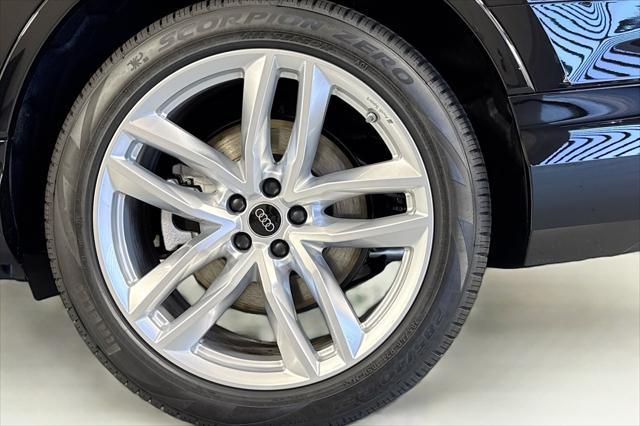 new 2025 Audi Q7 car, priced at $76,060